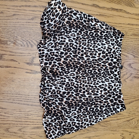 Reformation Dresses & Skirts - Reformation size 8 animal print mininskirt.
